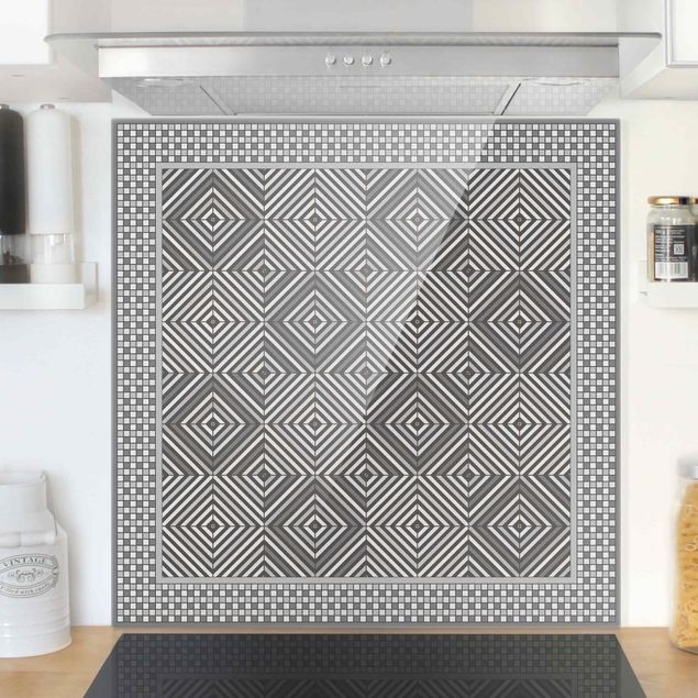 Wanddeko Küche Geometrische Fliesen Strudel Grau mit Mosaikrahmen