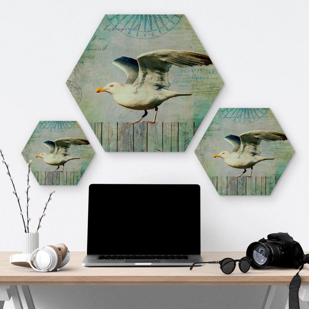 Hexagon Bild Holz - Vintage Collage - Seemöwe auf Holzplanken