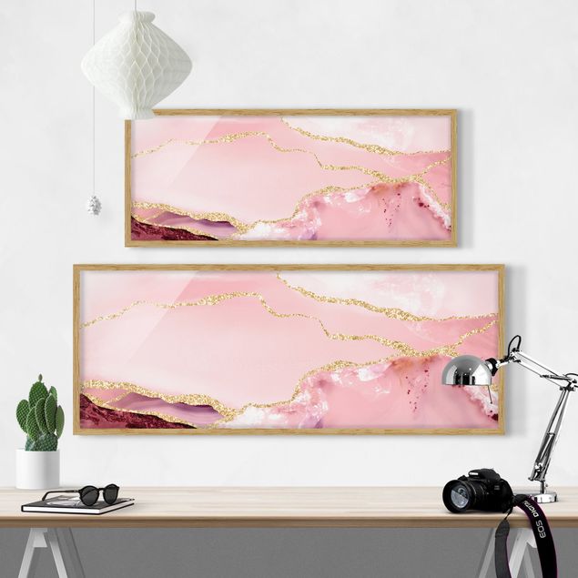 Gerahmte Kunstdrucke Abstrakte Berge Rosa mit Goldenen Linien