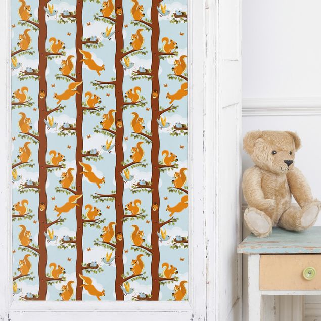 Klebefolie für Fensterbank Niedliches Kindermuster mit Eichhörnchen und Vogelbabys