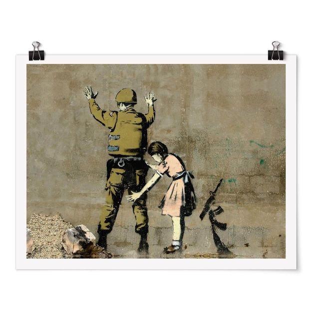 schöne Bilder Soldat und Mädchen - Brandalised ft. Graffiti by Banksy