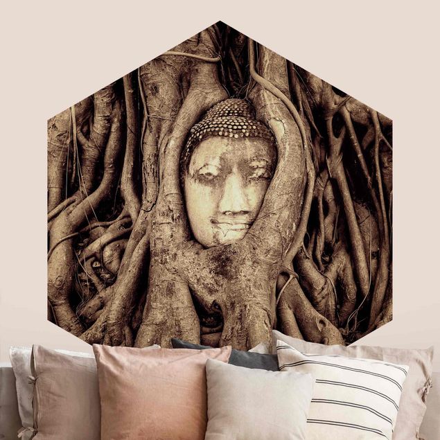 Vintage Tapete Buddha in Ayutthaya von Baumwurzeln gesäumt in Braun