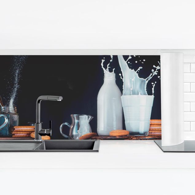 Küchenrückwand selbstklebend Milch und Tee Komposition