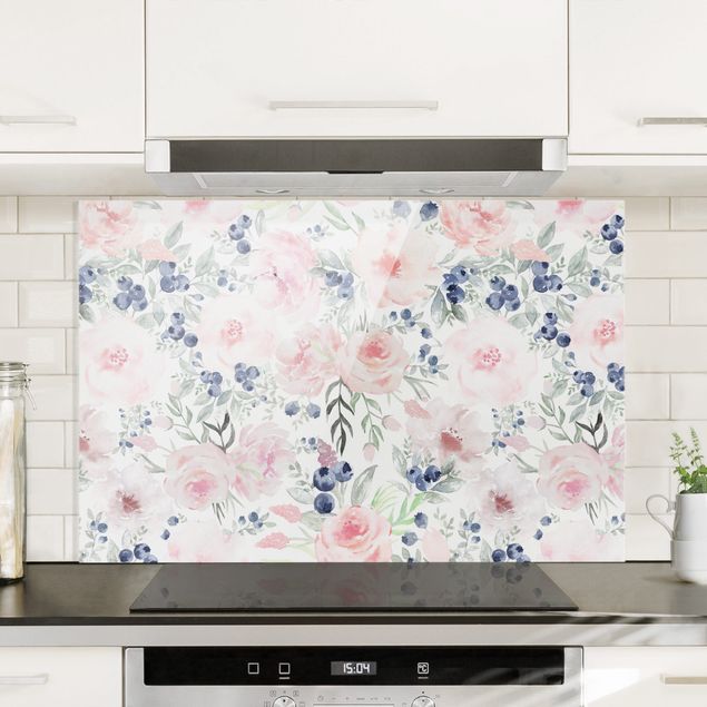 Küche Dekoration Rosa Rosen mit Blaubeeren vor Weiß