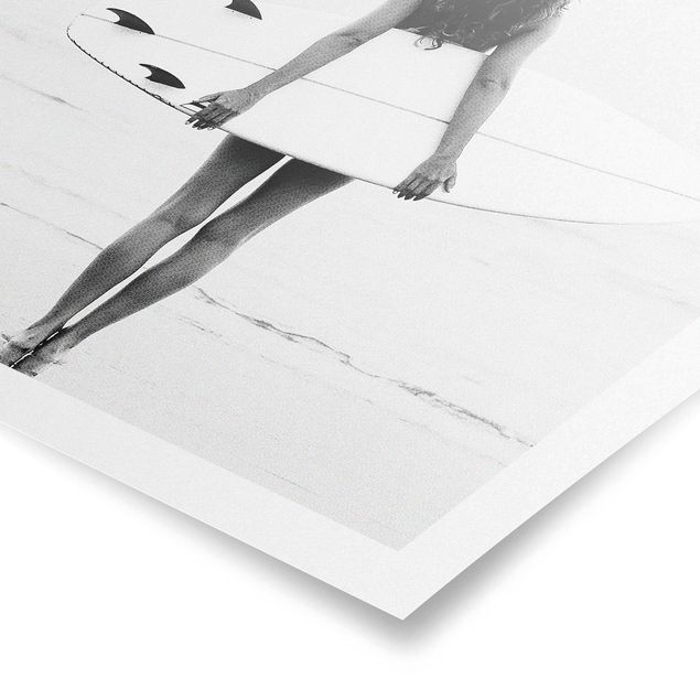 Poster Strand Entspanntes Surfergirl mit Board