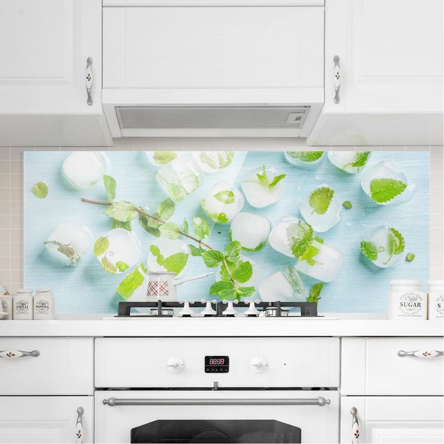 Küche Dekoration Eiswürfel mit Minzblättern