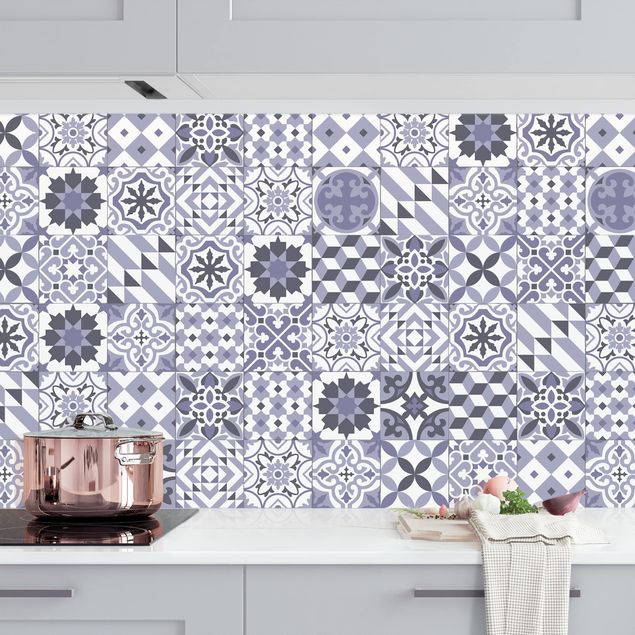 Küche Dekoration Geometrischer Fliesenmix Violett