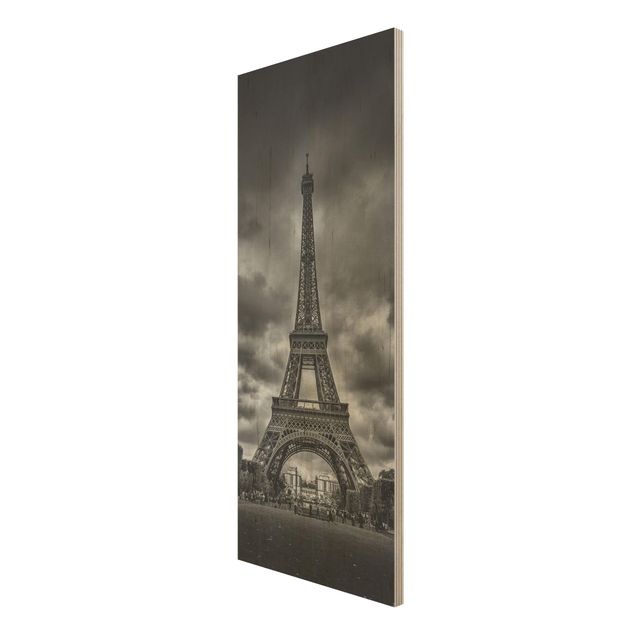 Bilder auf Holz Eiffelturm vor Wolken schwarz-weiß