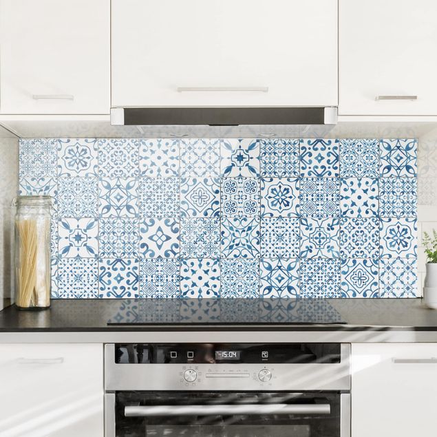 Küche Dekoration Musterfliesen Blau Weiß