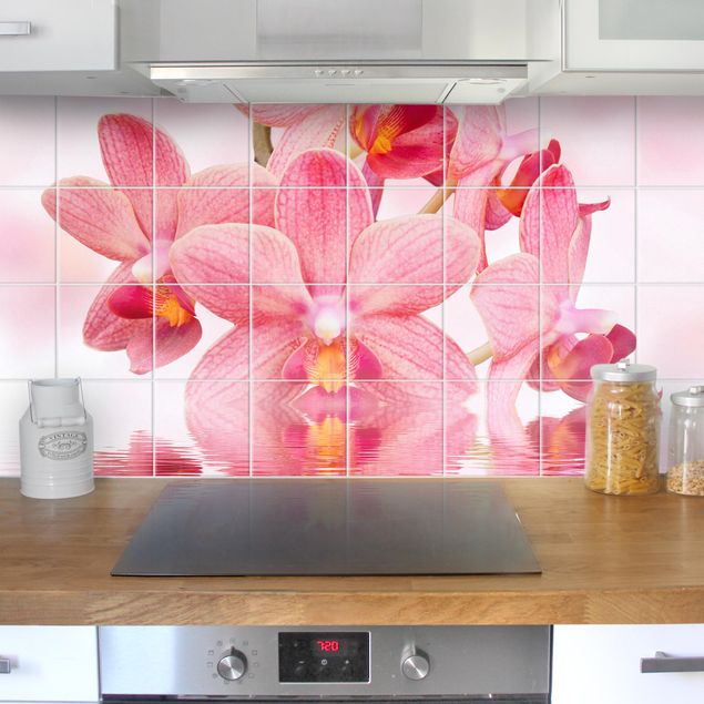 Wanddeko Küche Floral Rosa Orchideen auf Wasser