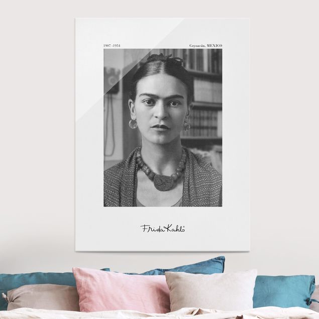 Glasbilder Schwarz-Weiß Frida Kahlo Foto Portrait im Haus