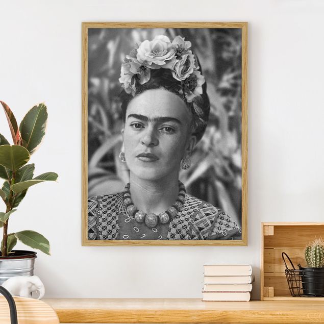 gerahmte Bilder schwarz-weiß Frida Kahlo Foto Portrait mit Blumenkrone