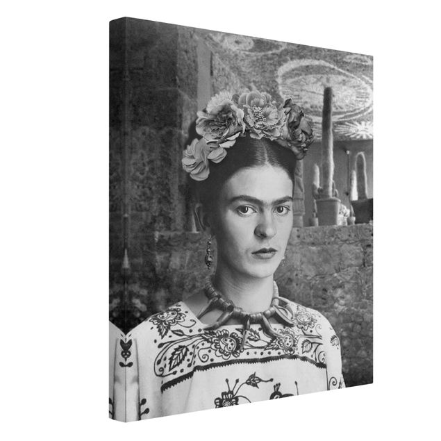 Wandbilder Schwarz-Weiß Frida Kahlo Foto Portrait vor Kakteen