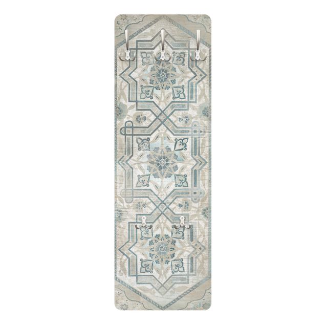 Wandgarderobe weiß Holzpaneel Persisch Vintage III