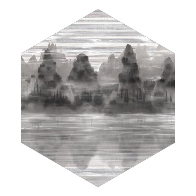 Hexagon Tapete selbstklebend - Malerische Berge im mystischem Nebel