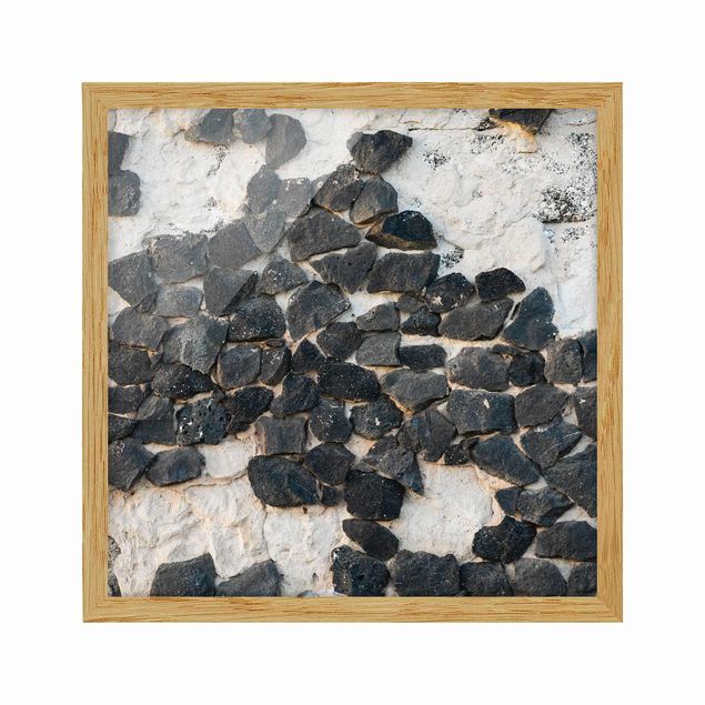 Uta Naumann Bilder Mauer mit Schwarzen Steinen