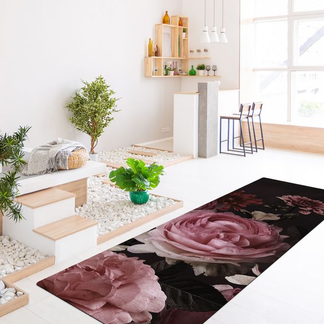 Moderner Teppich Rosa Blumen auf Schwarz Vintage