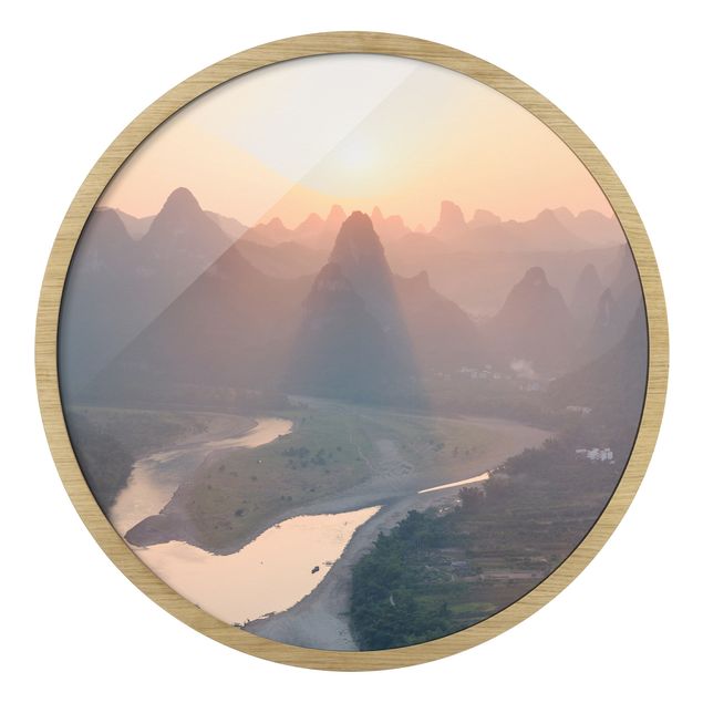 Runde Bilder mit Rahmen Sonnenaufgang in Berglandschaft