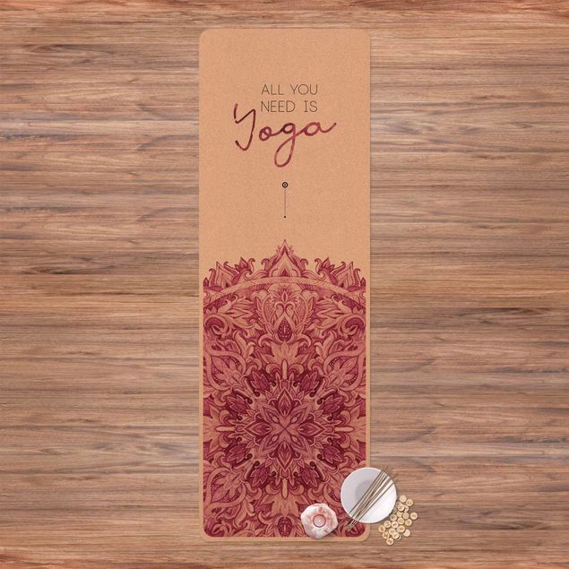 Moderner Teppich Spruch All you need is Yoga Rot