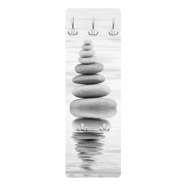 Garderobe mit Motiv Steinturm im Wasser Schwarz-Weiß