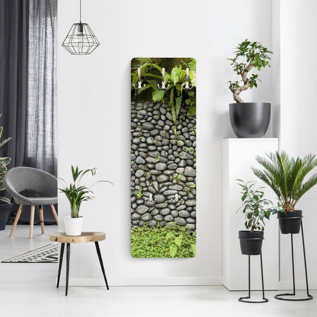 Wandgarderobe Steinoptik Steinwand mit Pflanzen