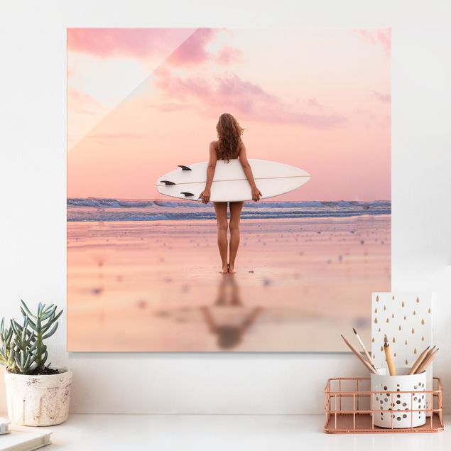 Wandbilder Landschaften Surfergirl mit Board im Abendrot