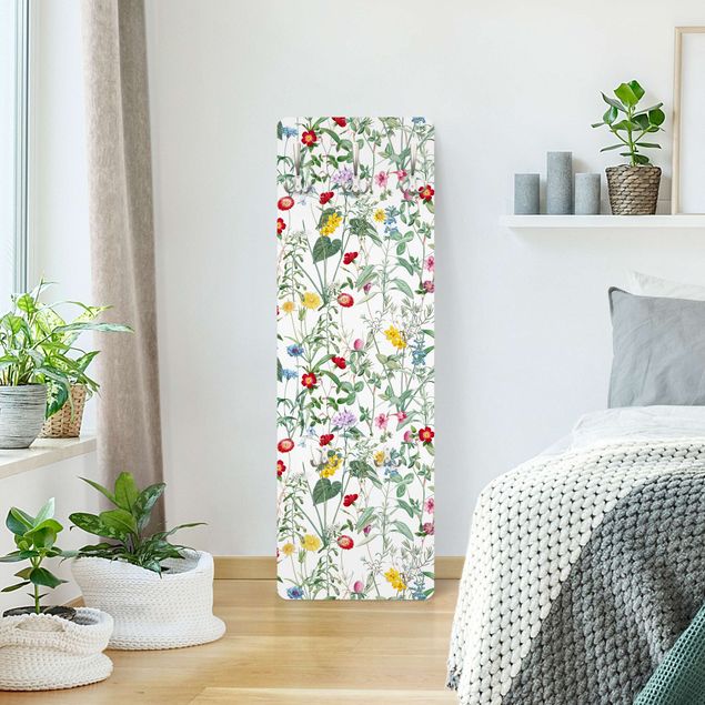 Garderobe mit Motiv Wildblumen auf Weiß